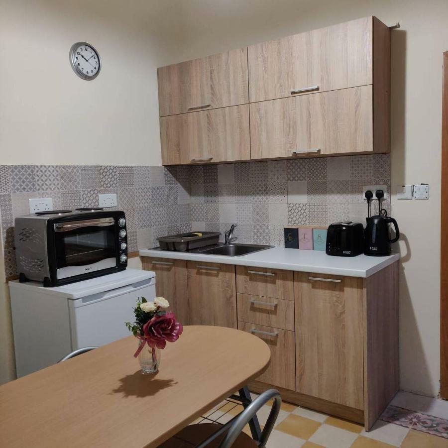 Rons Town House Appartement Tarxien Buitenkant foto